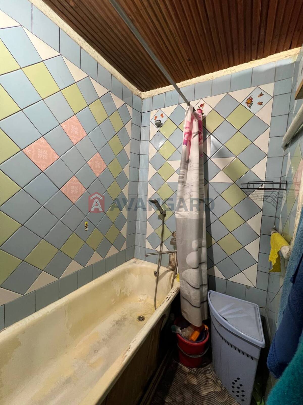 2 ��. ��������, 47,5/27,7/7,3 ��. �., 2/9 ������ ���� 17