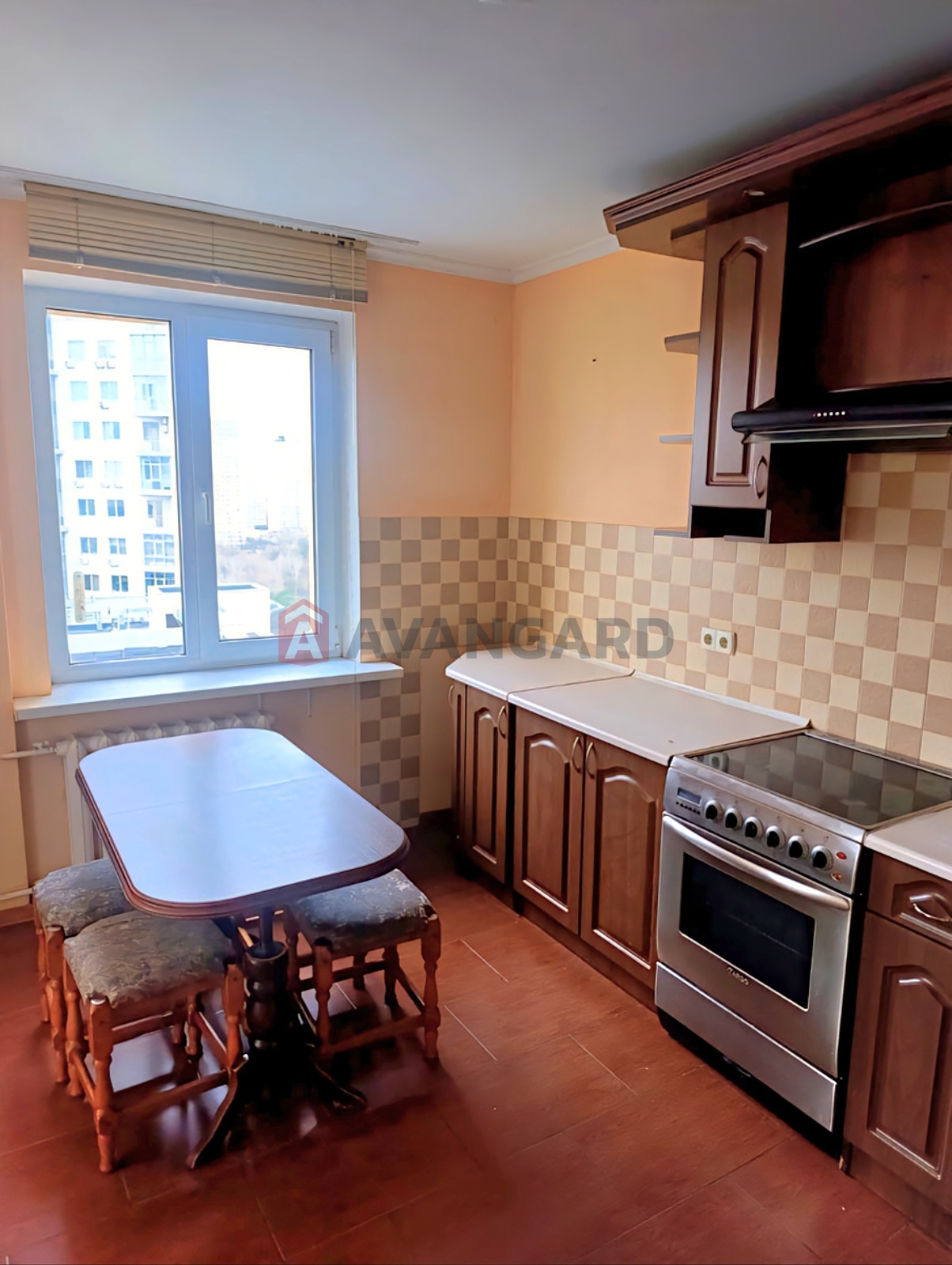 3 ��. ��������, 100 / 56 / 11 �? ��. �., 16/20 ������ ���� 8