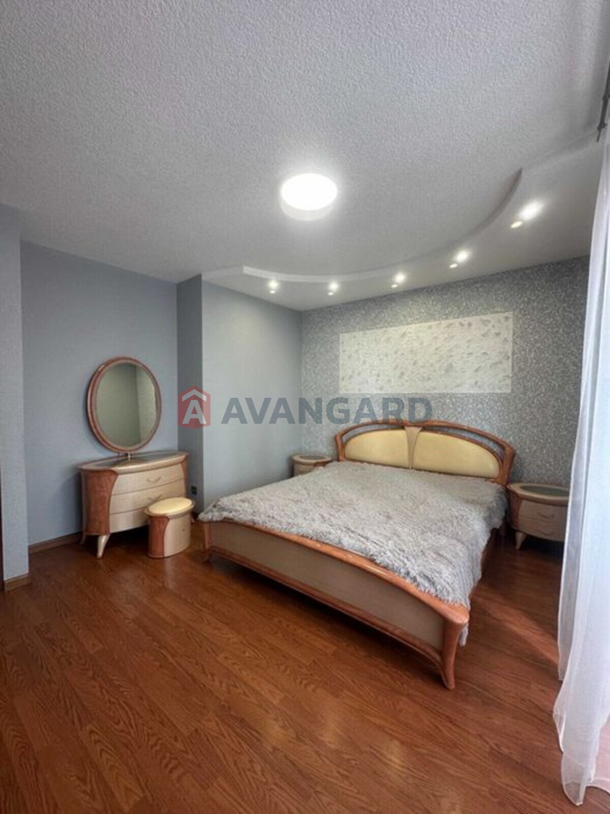 3 ��. ��������, 108/-/15 ��. �., 4/6 ������ ���� 5