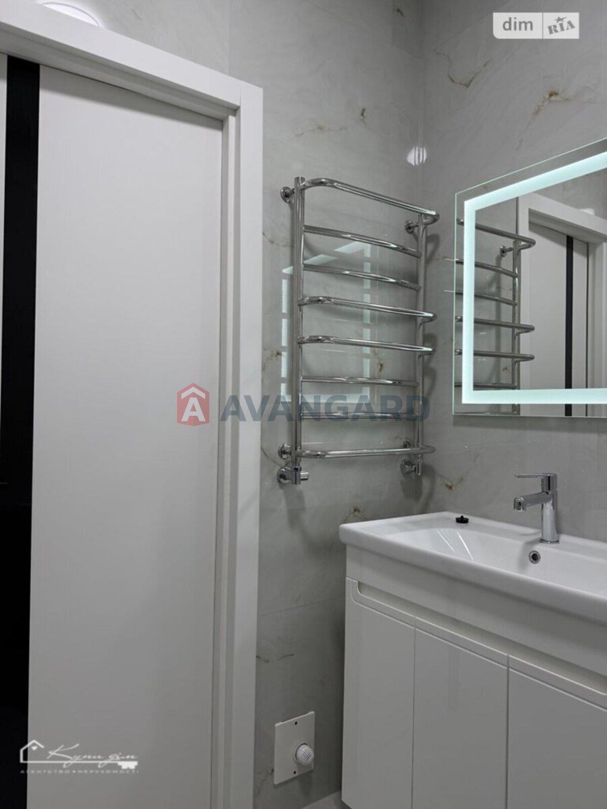 2 ��. ��������, 68/32/18 ��. �., 6/10 ������ ���� 25