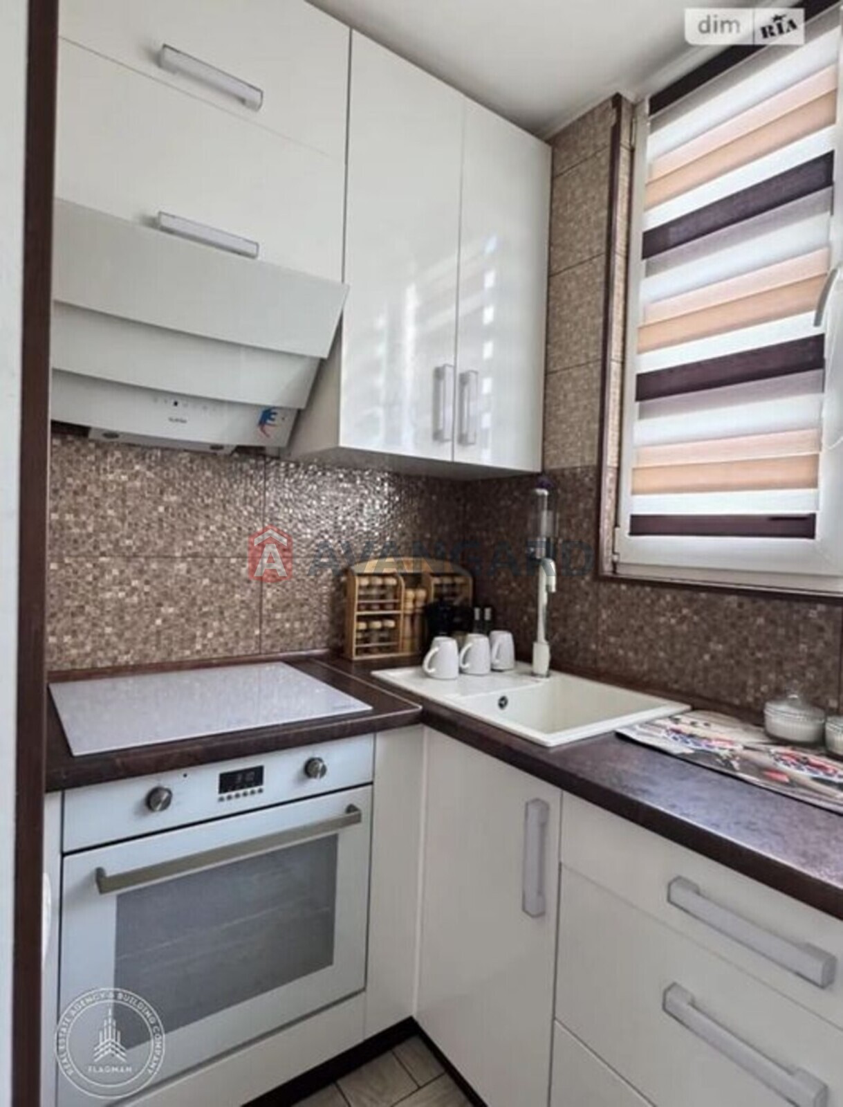 2 ��. ��������, 38/-/4 ��. �., 8/10 ������ ���� 1