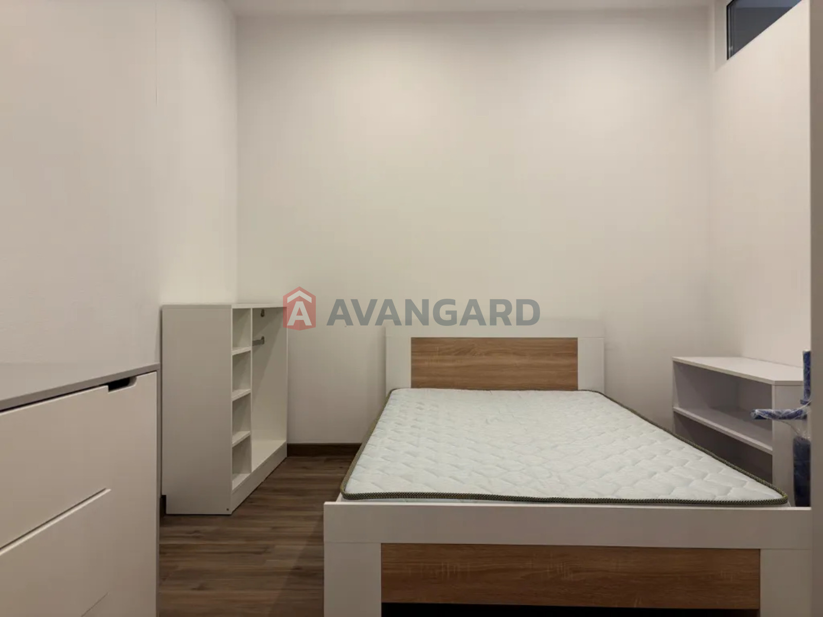 3 ��. ��������, 78/22/29 ��. �., 9/11 ������ ���� 9