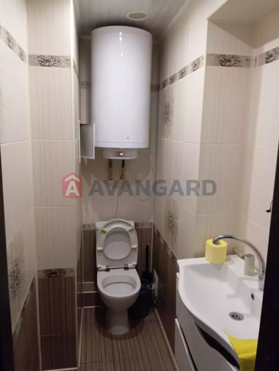 3 ��. ��������, 82/-/10 ��. �., 2/5 ������ ���� 5