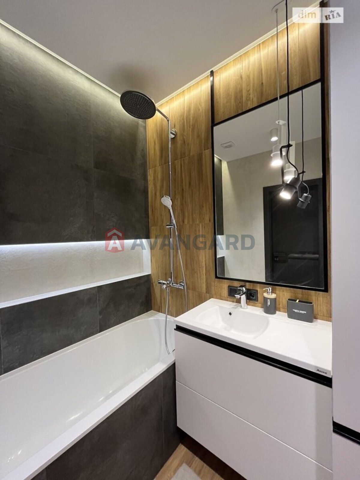 2 ����. ��������, 71/48/- ��. �., 5/6 ���� ���� 11