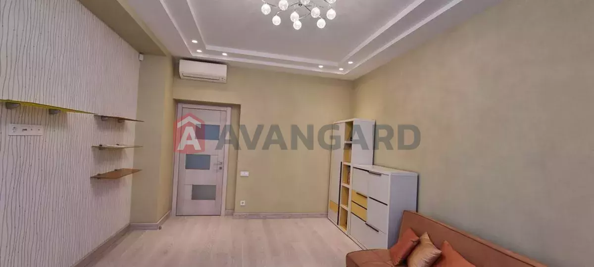 3 ��. ��������, 125/-/14 ��. �., 6/18 ������ ���� 8