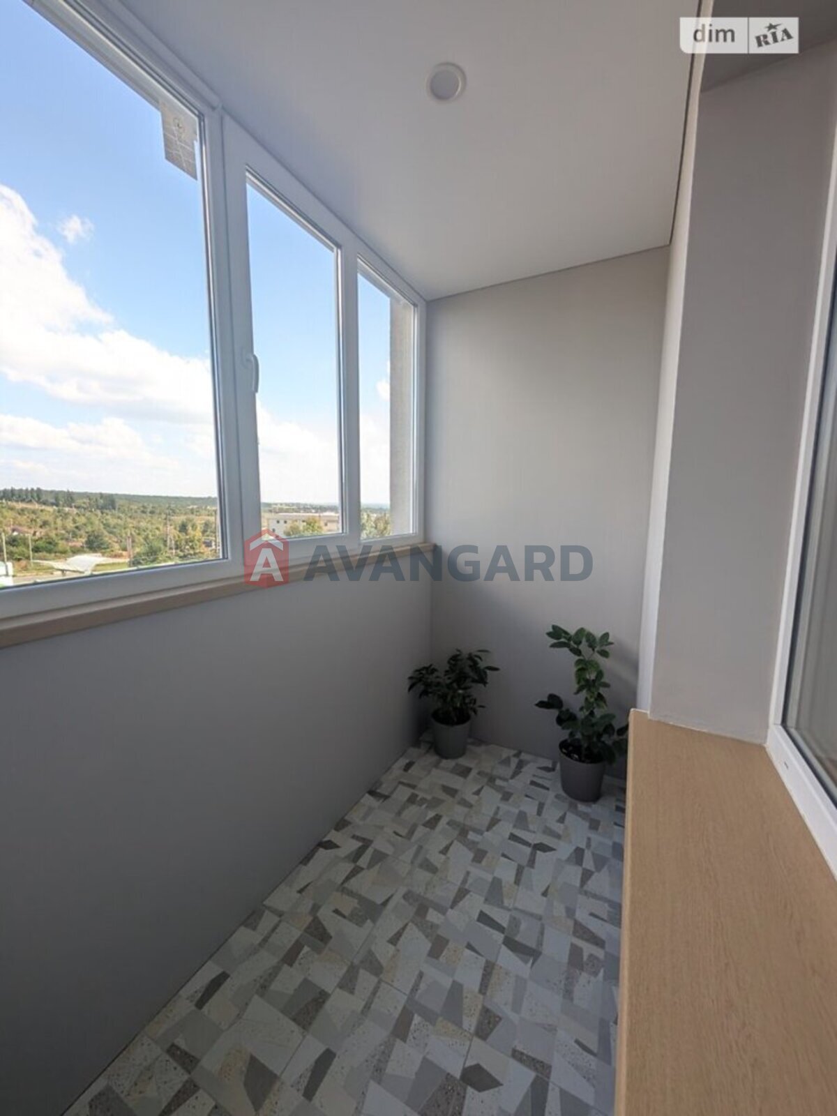 2 ��. ��������, 80/-/20 ��. �., 4/10 ������ ���� 8