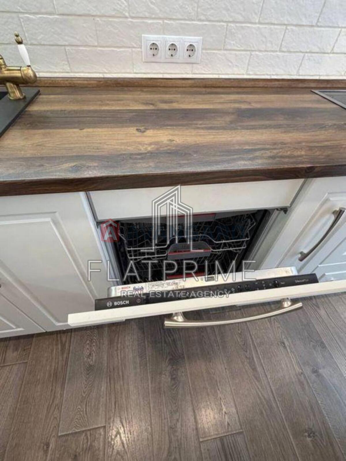 3 ��. ��������, 100/50/30 ��. �., 8/26 ������ ���� 4