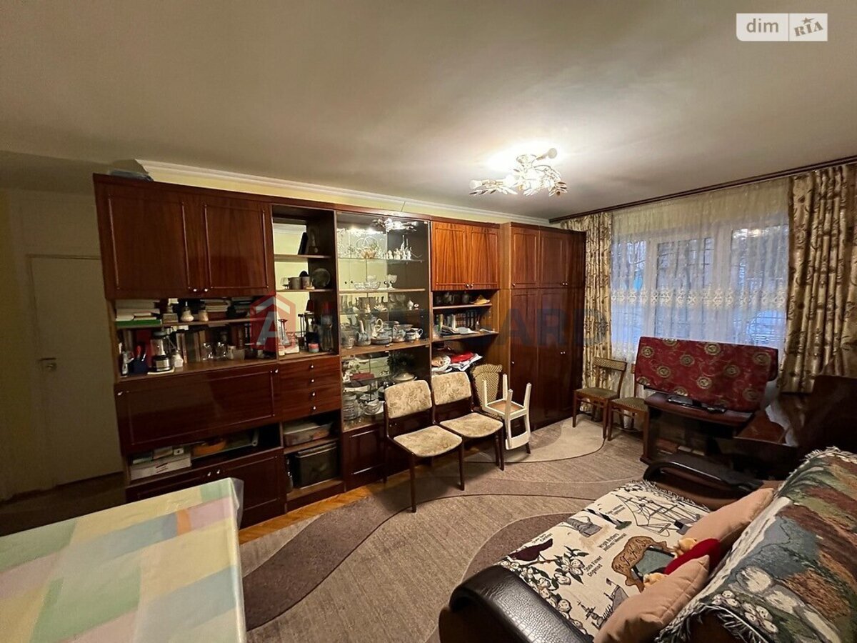 3 ��. ��������, 67/44/6 ��. �., 1/5 ������ ���� 2