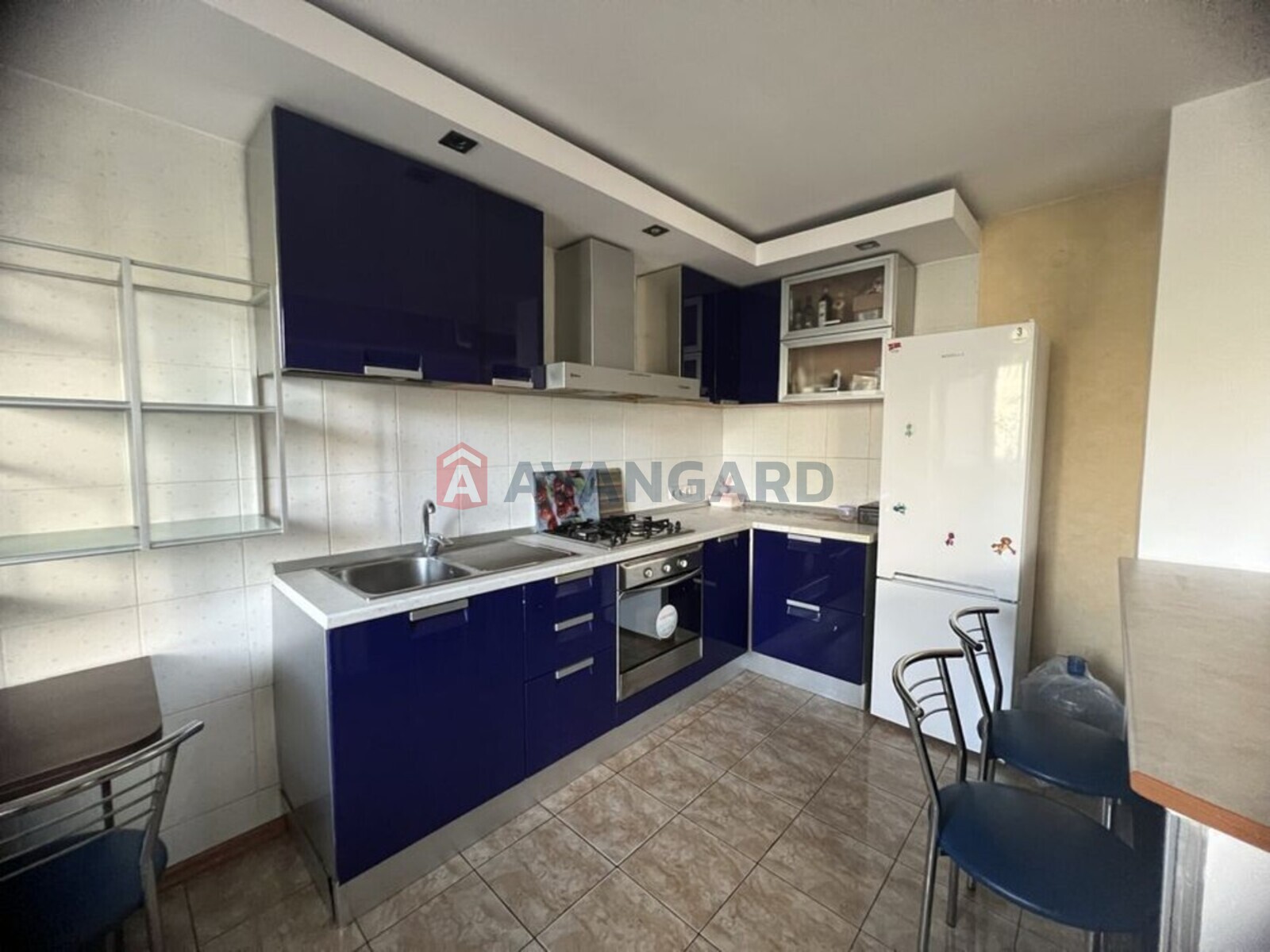 3 ����. ��������, 75/-/8 ��. �., 5/9 ���� ���� 1