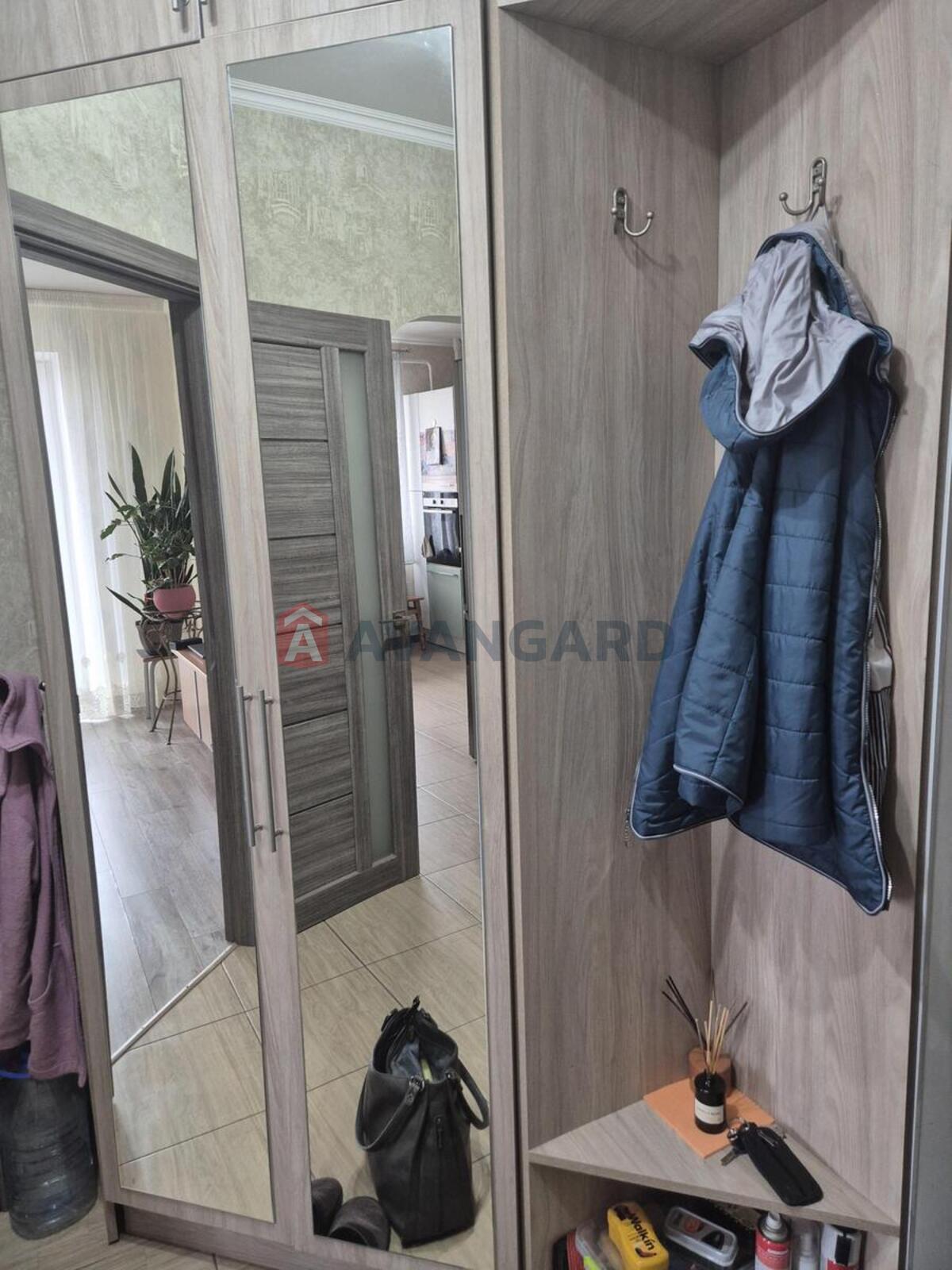 1 ��. ��������, -/-/- ��. �., 5/8 ������ ���� 2