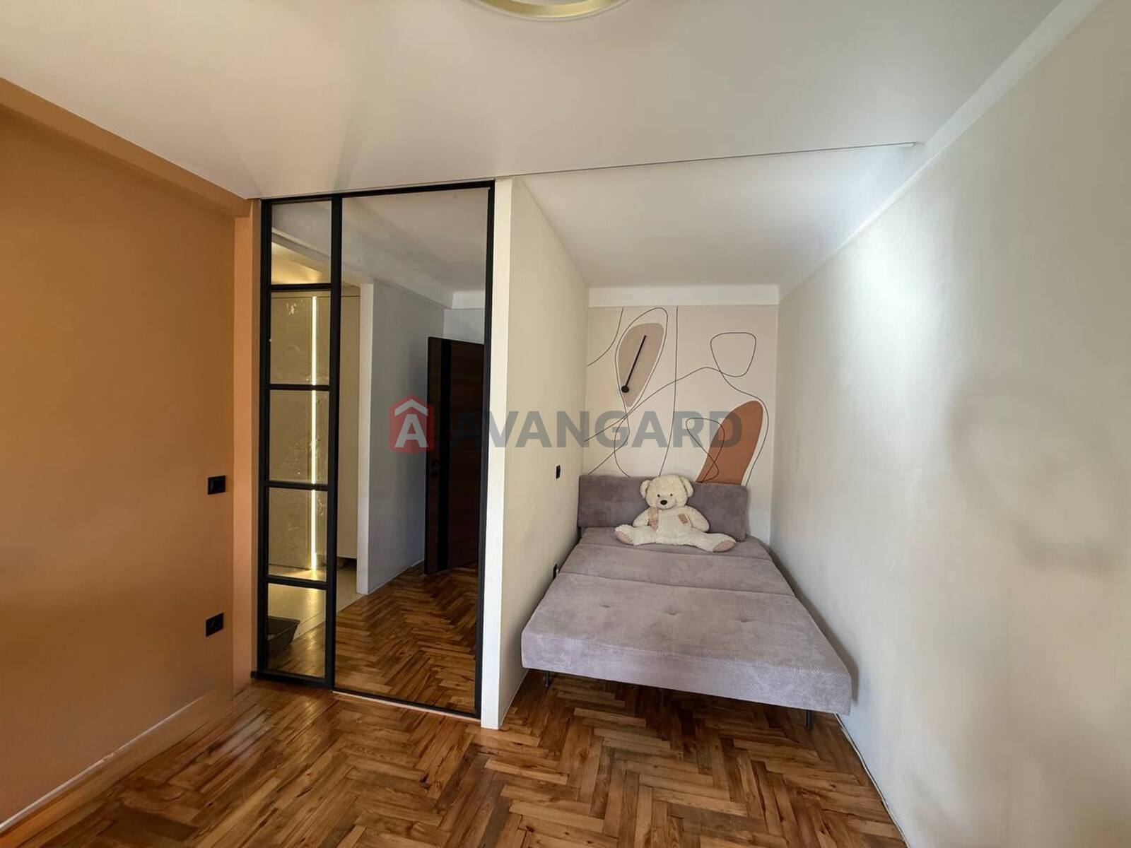 3 ��. ��������, 69/45/8 ��. �., 4/9 ������ ���� 8