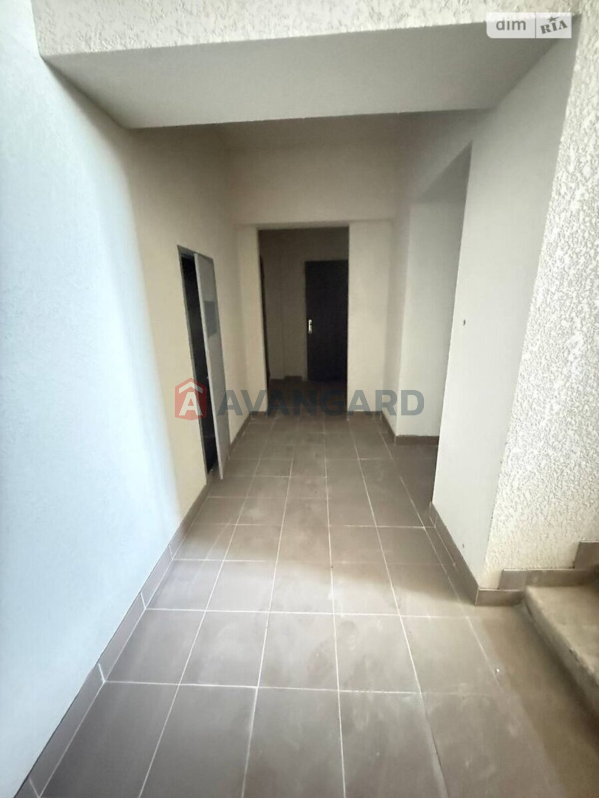 3 ����. ��������, 83/40/15 ��. �., 2/6 ���� ���� 18