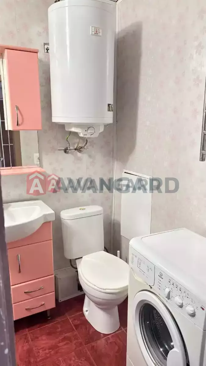 1 ��. ��������, 40/19/7 ��. �., 12/12 ������ ���� 11
