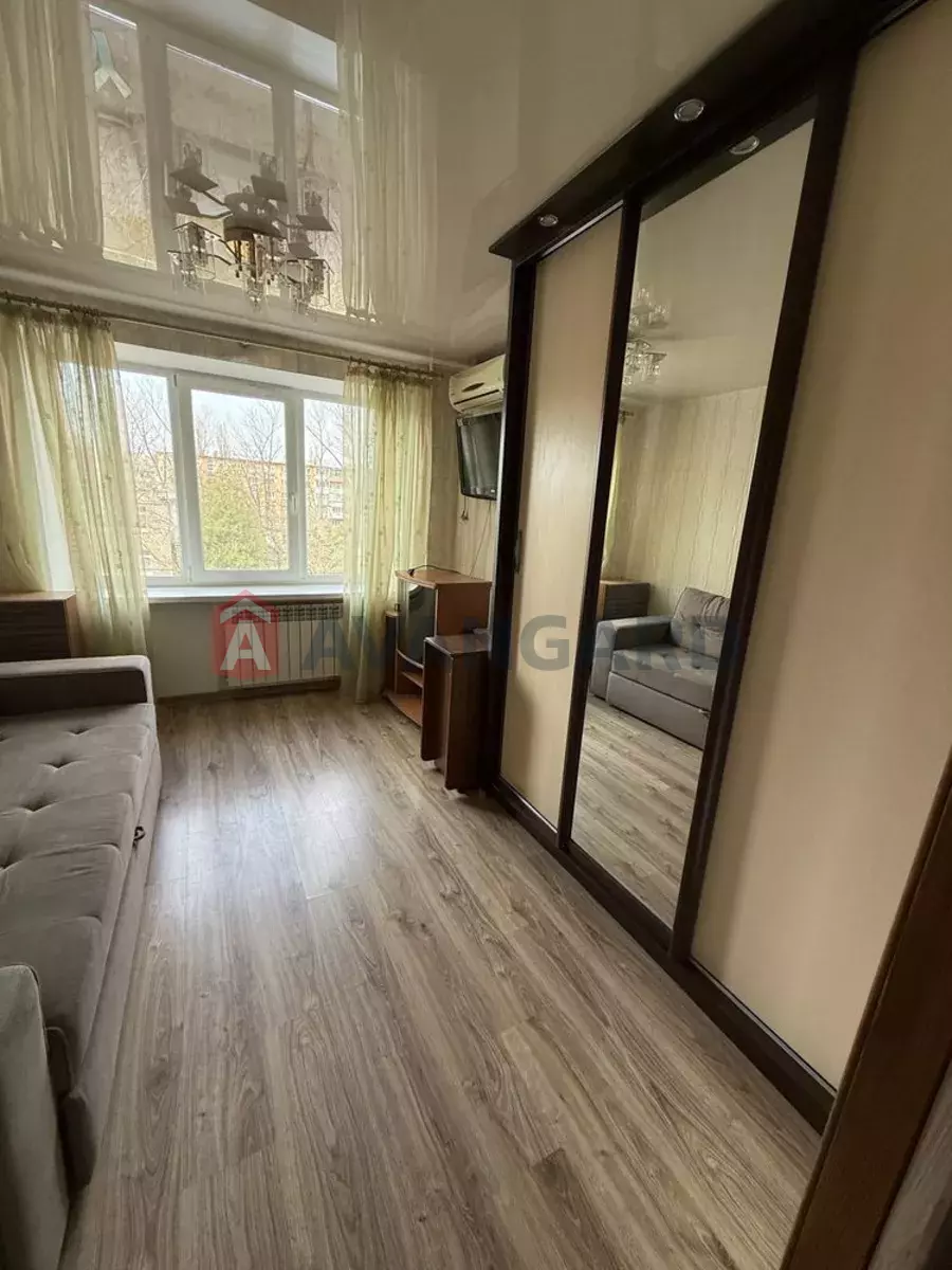 2 ��. ��������, 33/-/6 ��. �., 3/5 ������ ���� 8