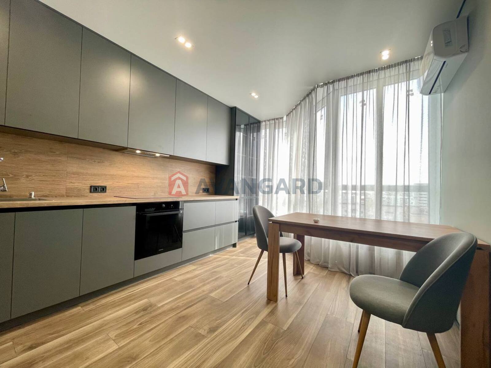 2 ��. ��������, 72/-/10 ��. �., 12/17 ������ ���� 10