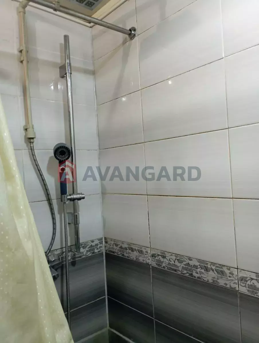 3 ��. ��������, 58/-/5 ��. �., 4/5 ������ ���� 12