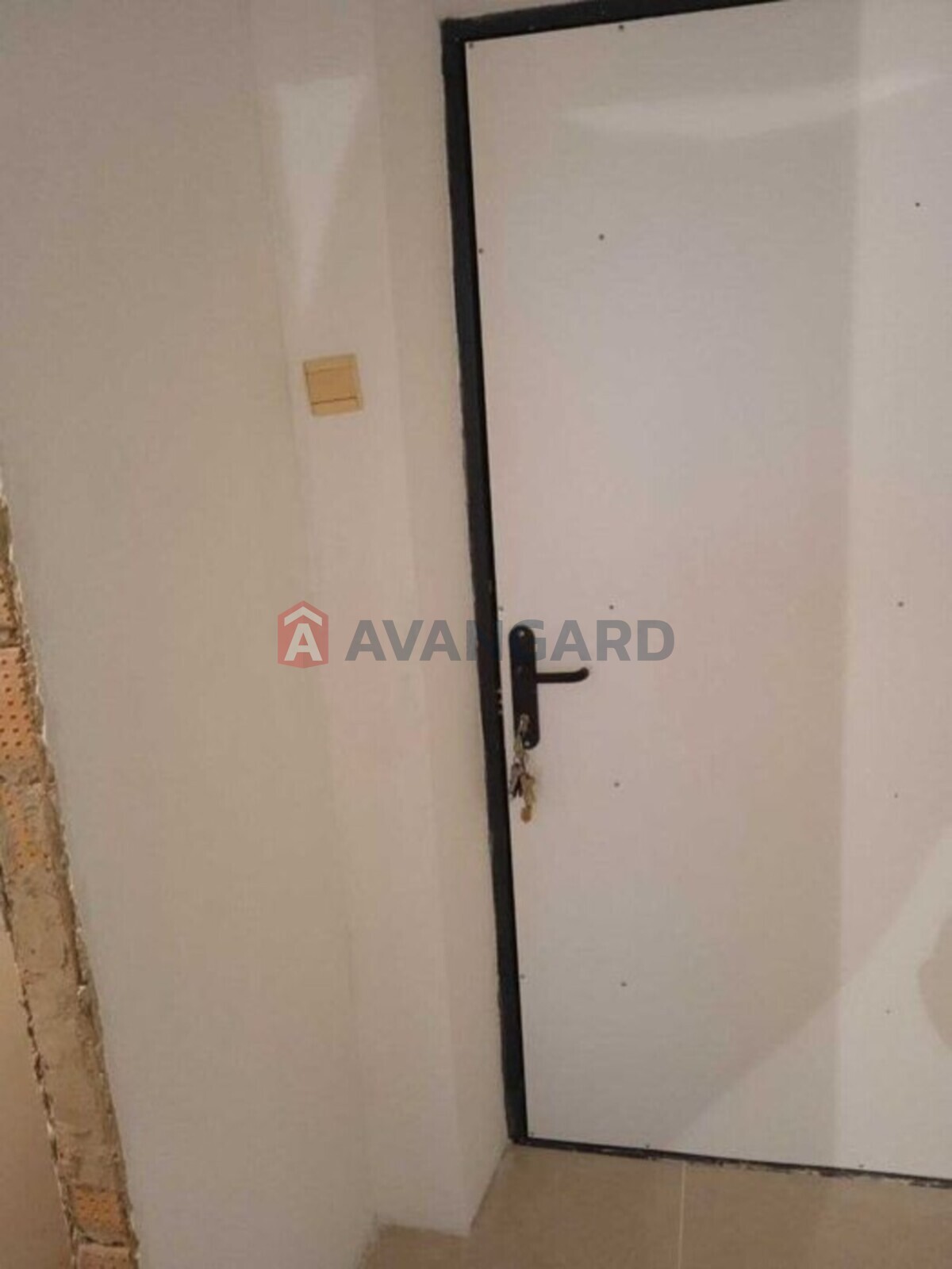 1 ��. ��������, 38/18/12 ��. �., 10/11 ������ ���� 9