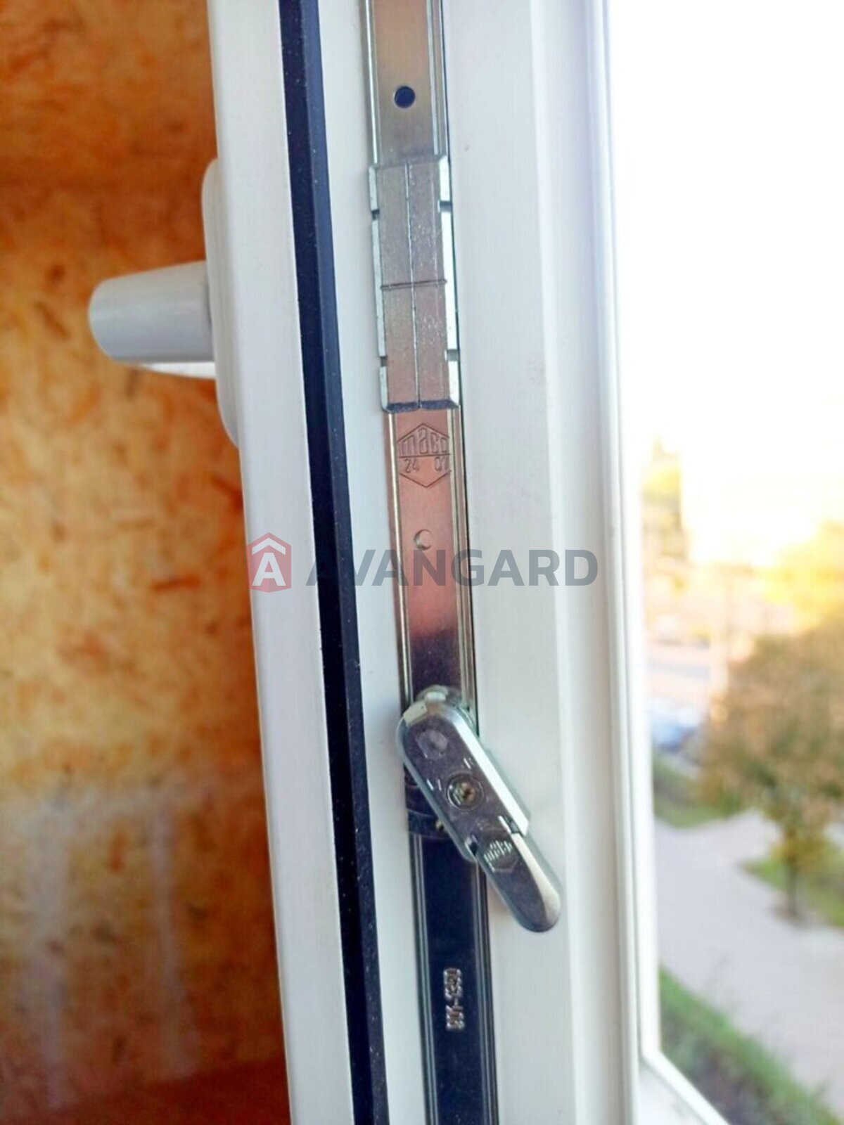 4 ����. ��������, 82/51/7 ��. �., 5/9 ���� ���� 13