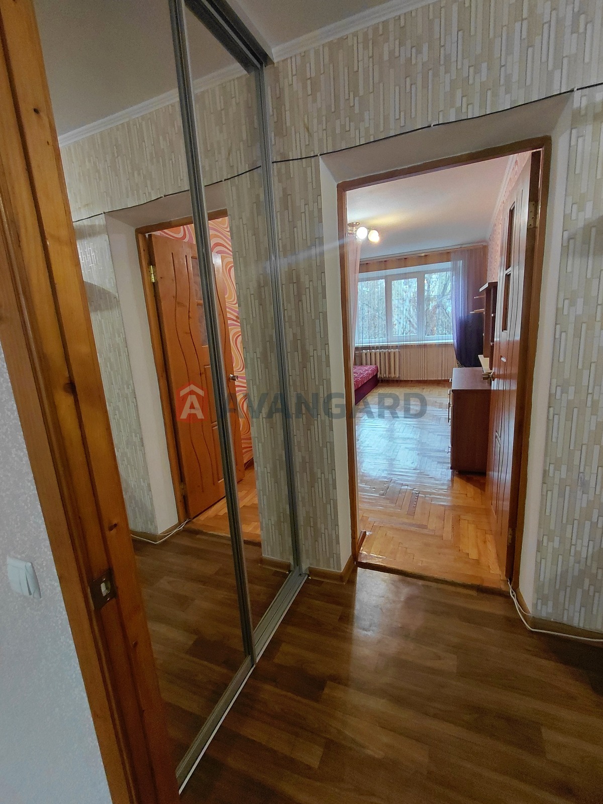 2 ��. ��������, 48/-/6 ��. �., 4/5 ������ ���� 1