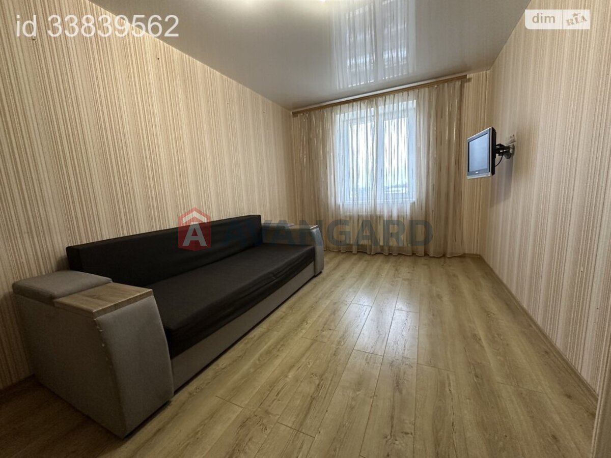 1 ����. ��������, 38/17/12 ��. �., 3/10 ���� ���� 15