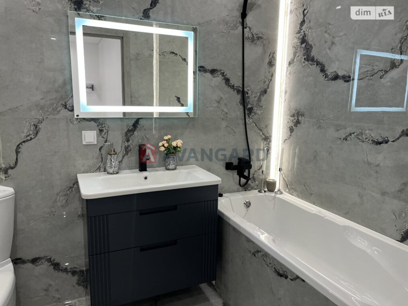 2 ����. ��������, 70/29/24 ��. �., 5/8 ���� ���� 6