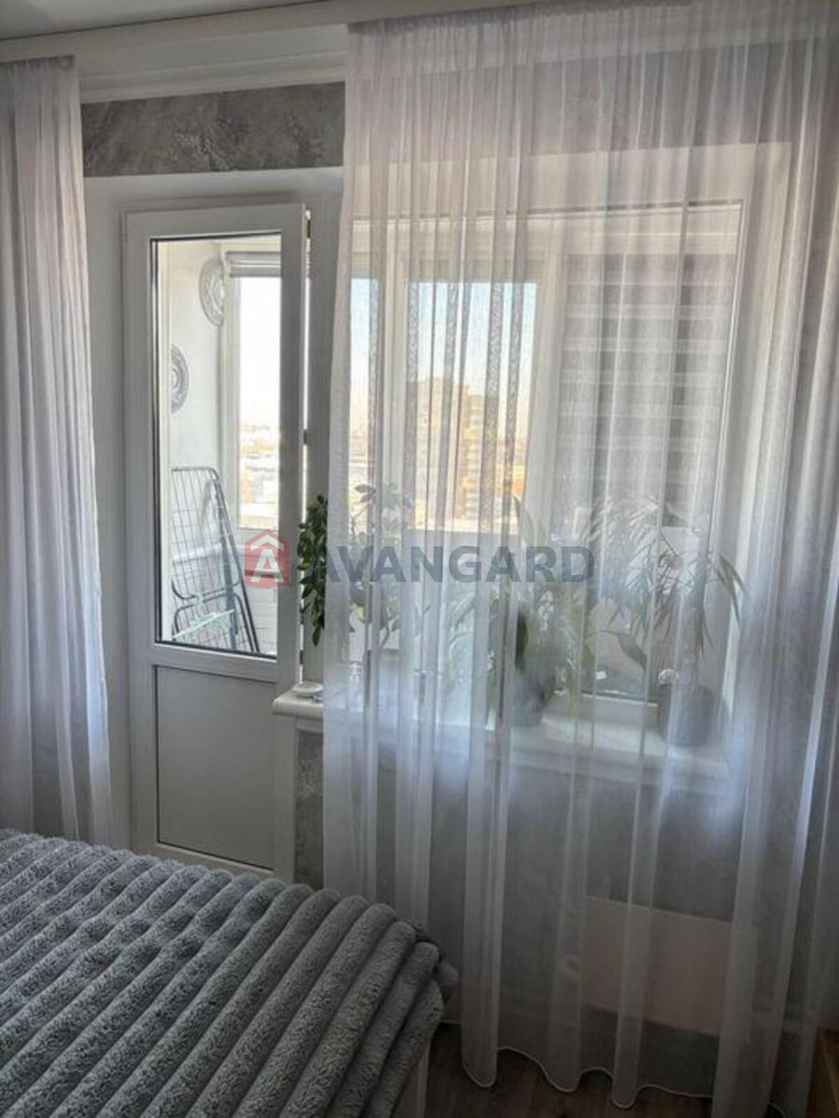 2 ��. ��������, 49/-/9 ��. �., 14/16 ������ ���� 21