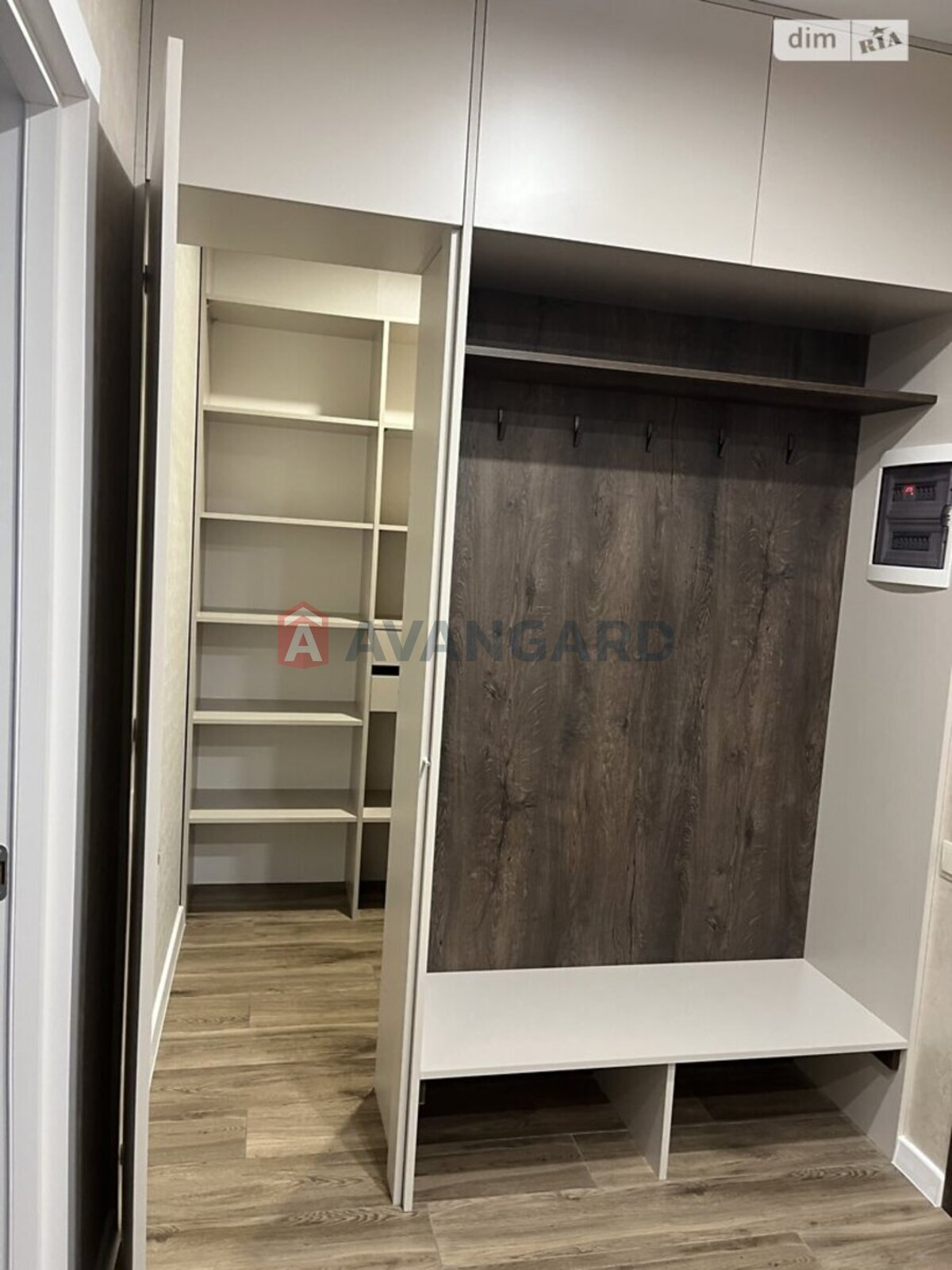 1 ��. ��������, 51/20/20 ��. �., 2/10 ������ ���� 15