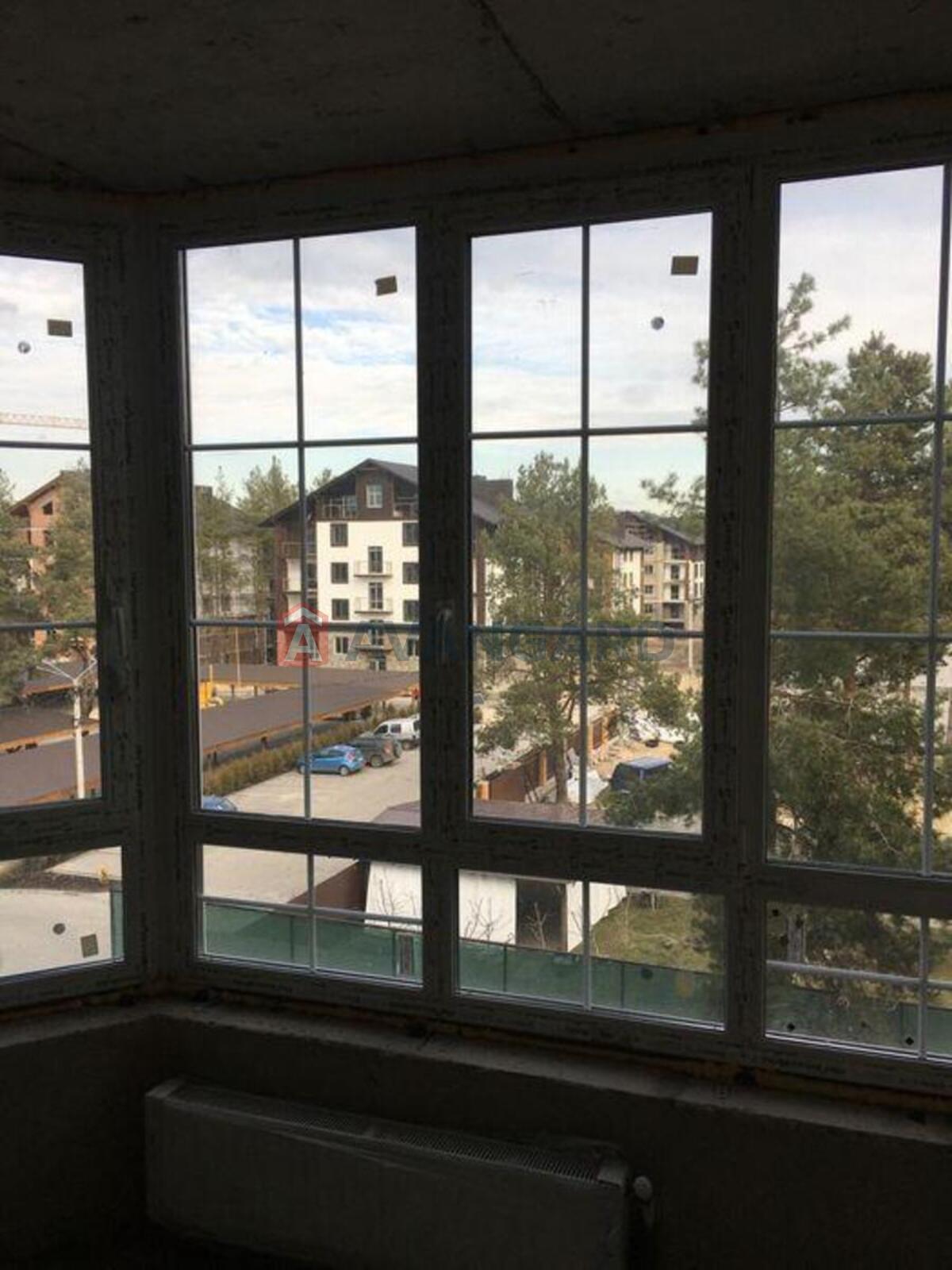 3 ��. ��������, 130/-/42 ��. �., 4/5 ������ ���� 16