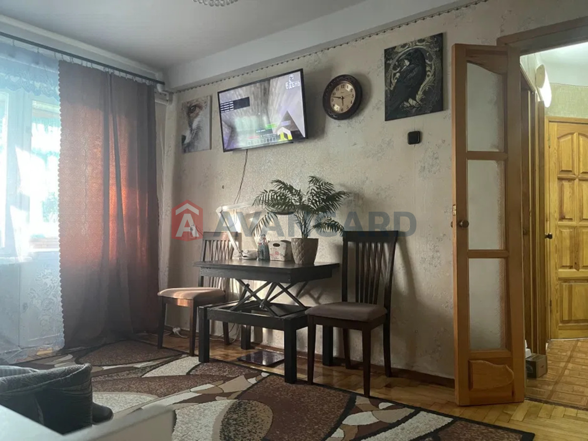 3 ��. ��������, 58/-/6 ��. �., 5/5 ������ ���� 5