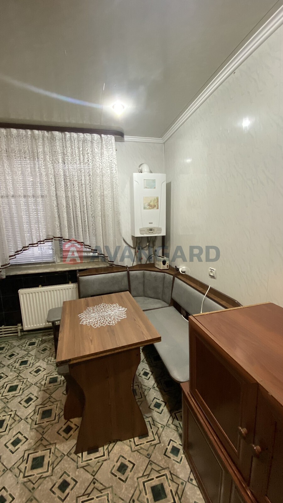 2 ��. ��������, 50/-/8 ��. �., 4/10 ������ ���� 5