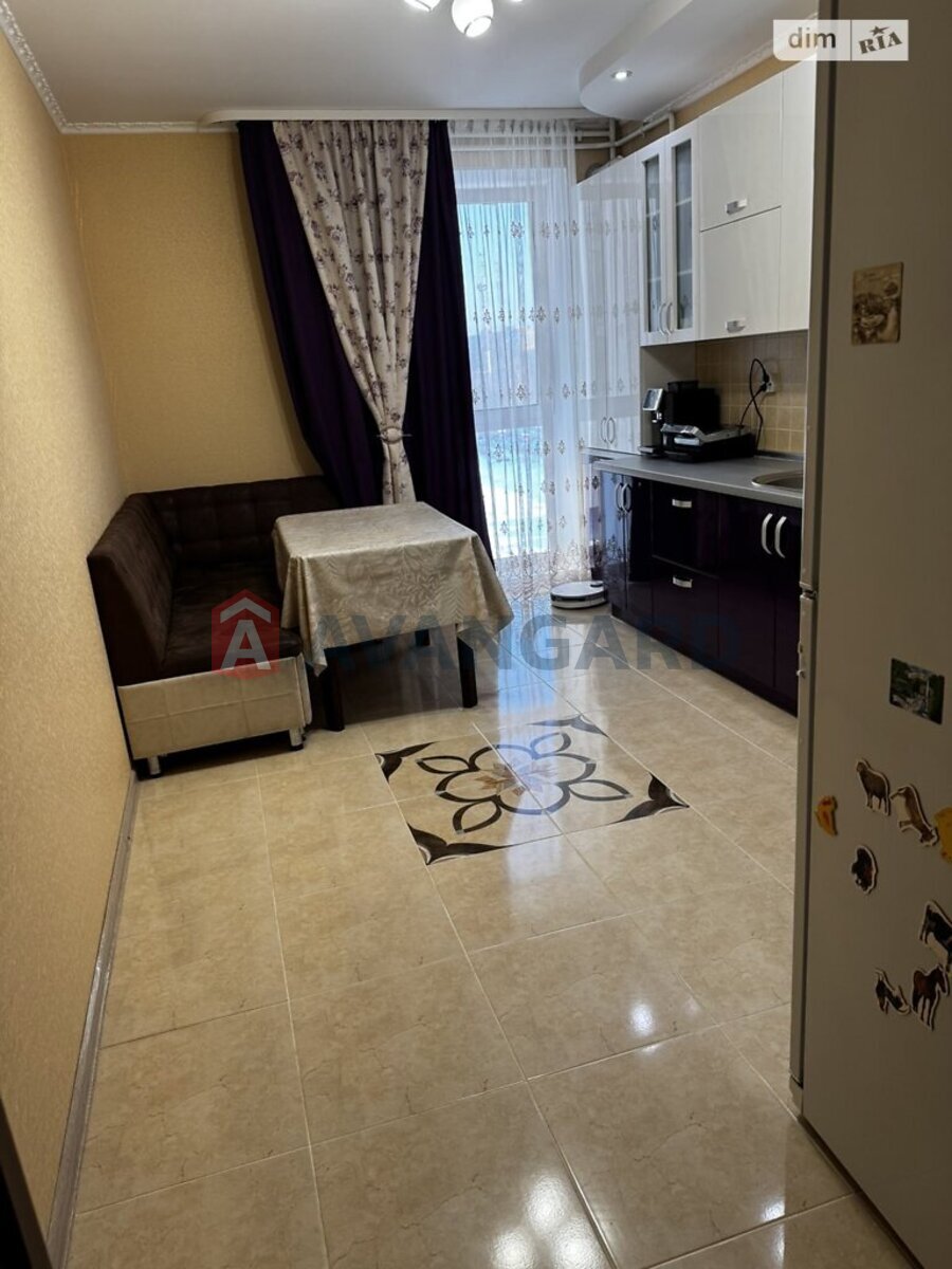 2 ��. ��������, 80/39/14 ��. �., 3/5 ������ ���� 9