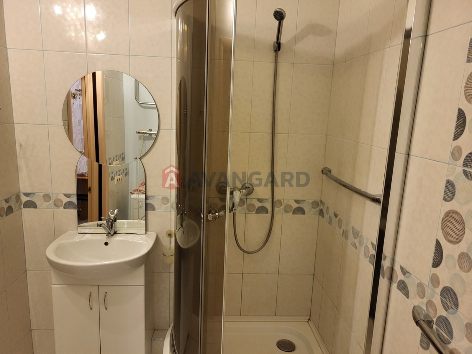 1 ��. ��������, 46/19/10 ��. �., 8/24 ������ ���� 7