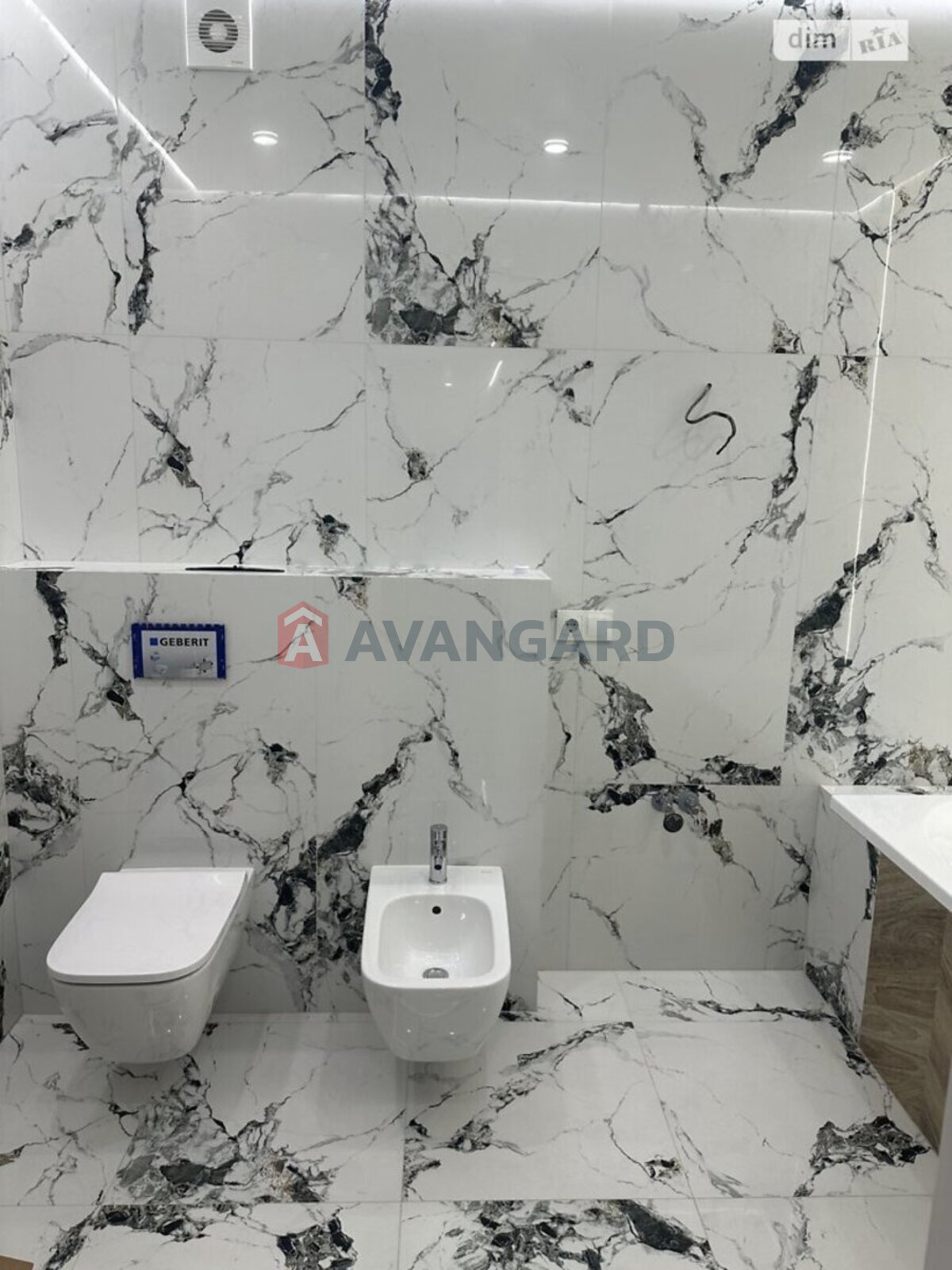 2 ����. ��������, 82/-/- ��. �., 6/10 ���� ���� 7