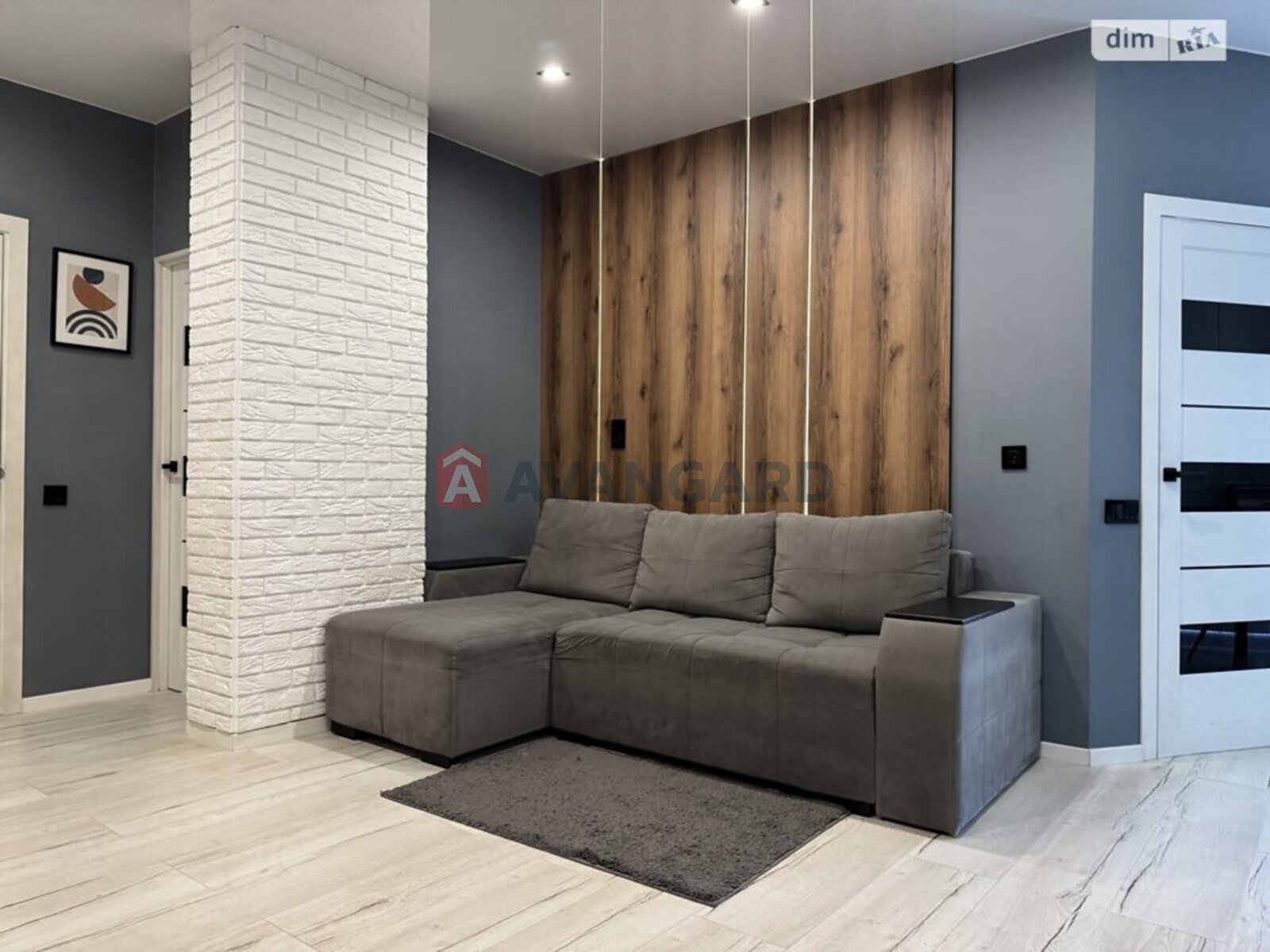 2 ��. ��������, 65/33/11 ��. �., 8/10 ������ ���� 15