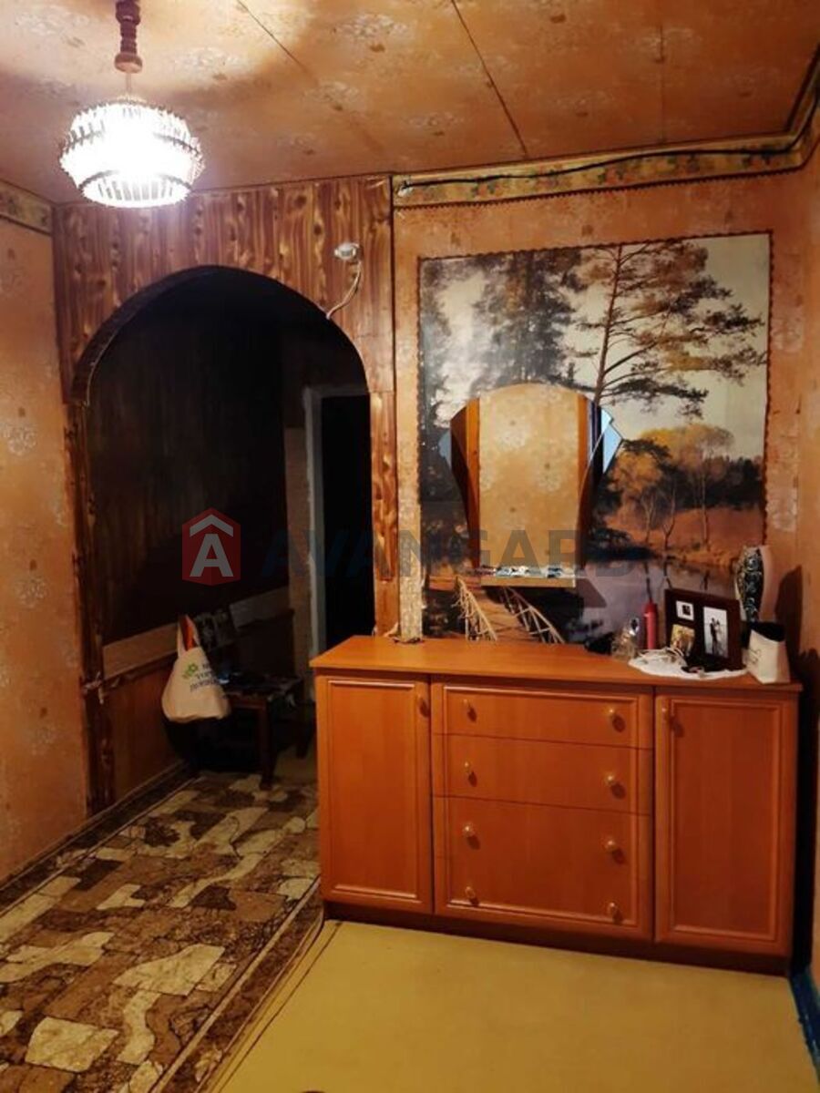 3 ��. ��������, 71/-/8 ��. �., 2/10 ������ ���� 12