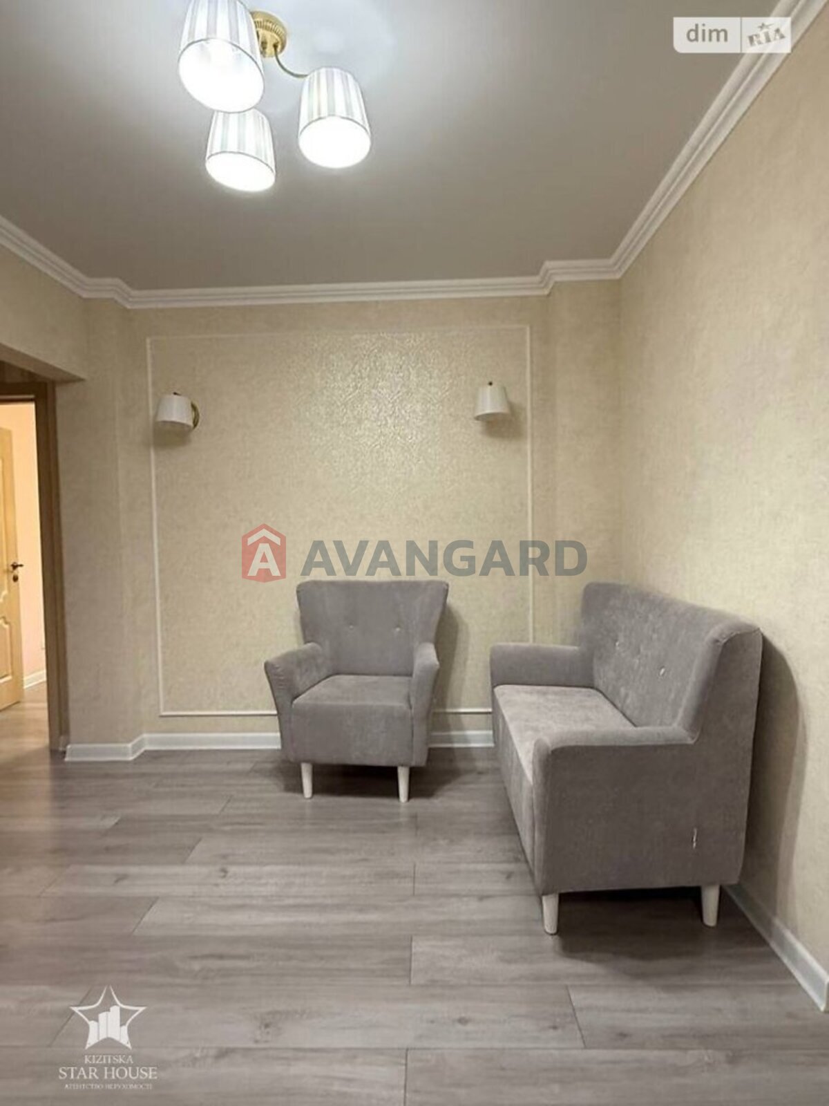 4 ��. ��������, 83/55/8 ��. �., 9/9 ������ ���� 3