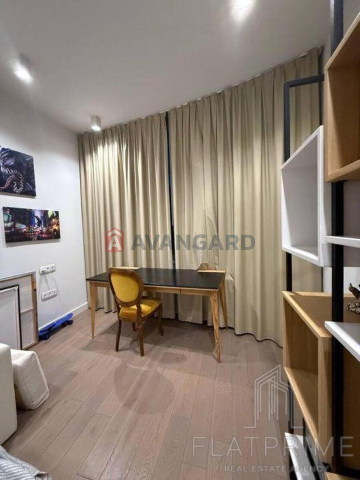 4 ��. ��������, 200/150/27 ��. �., 22/23 ������ ���� 5