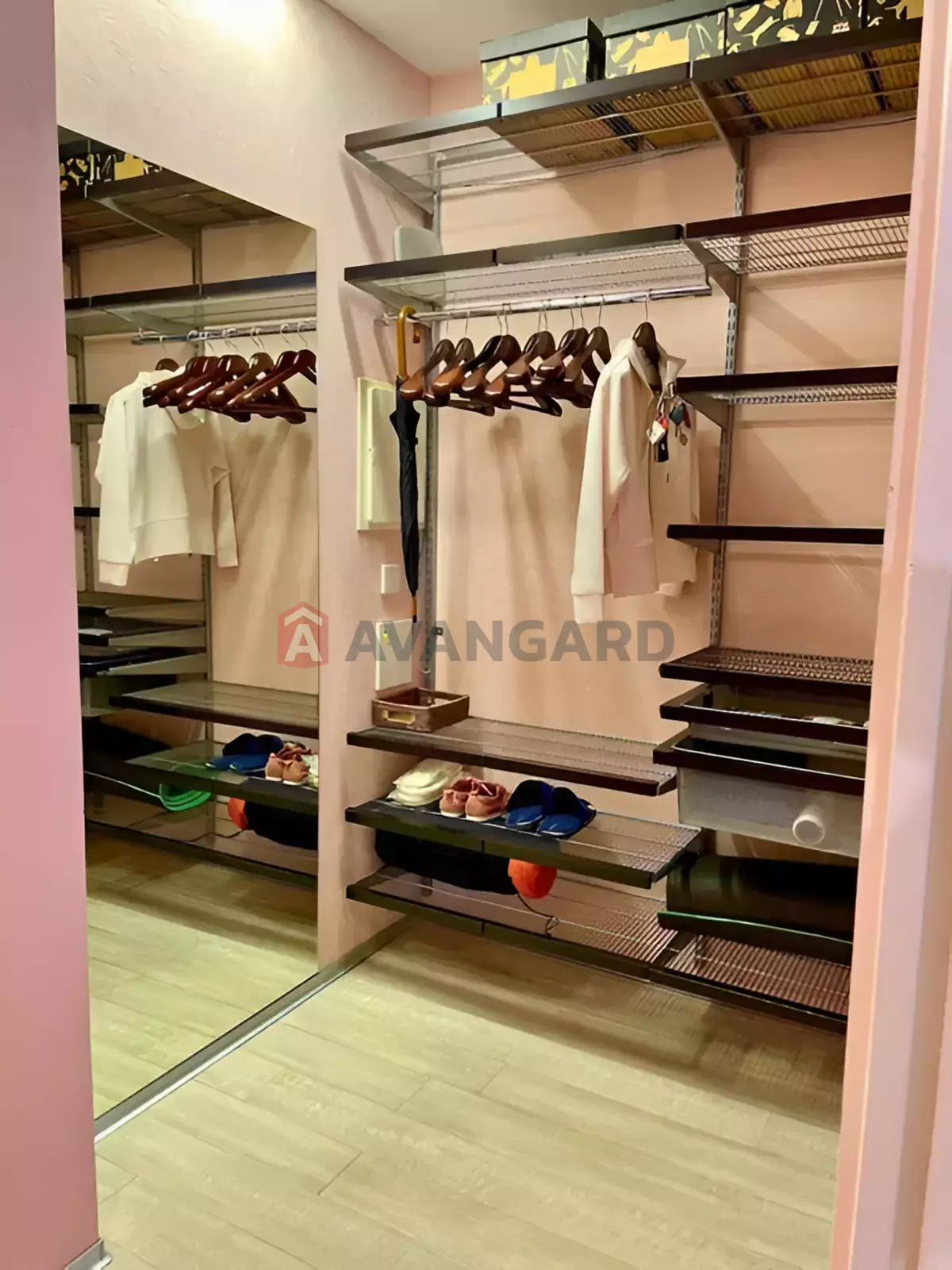 1 ��. ��������, 43/-/20 ��. �., 8/23 ������ ���� 9