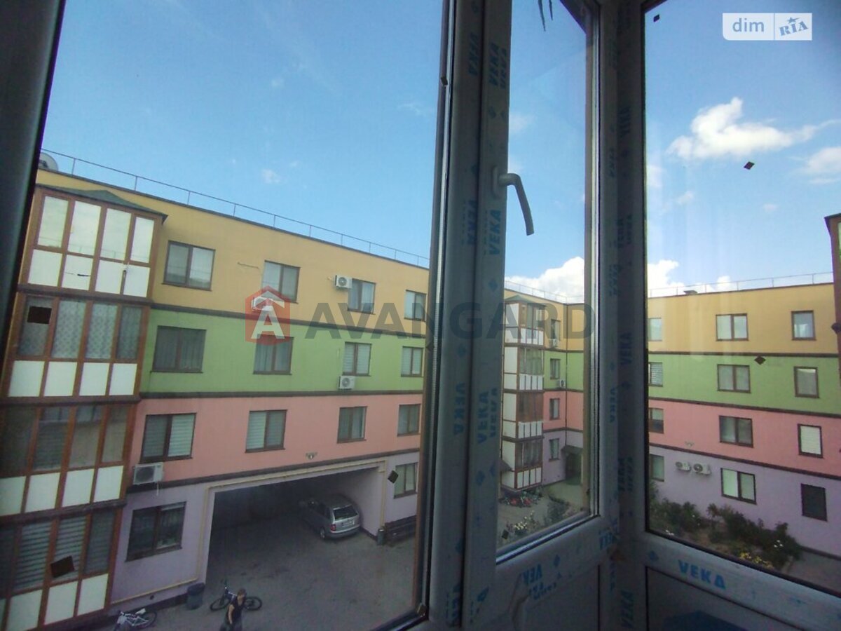 2 ��. ��������, 50/-/15 ��. �., 2/3 ������ ���� 15