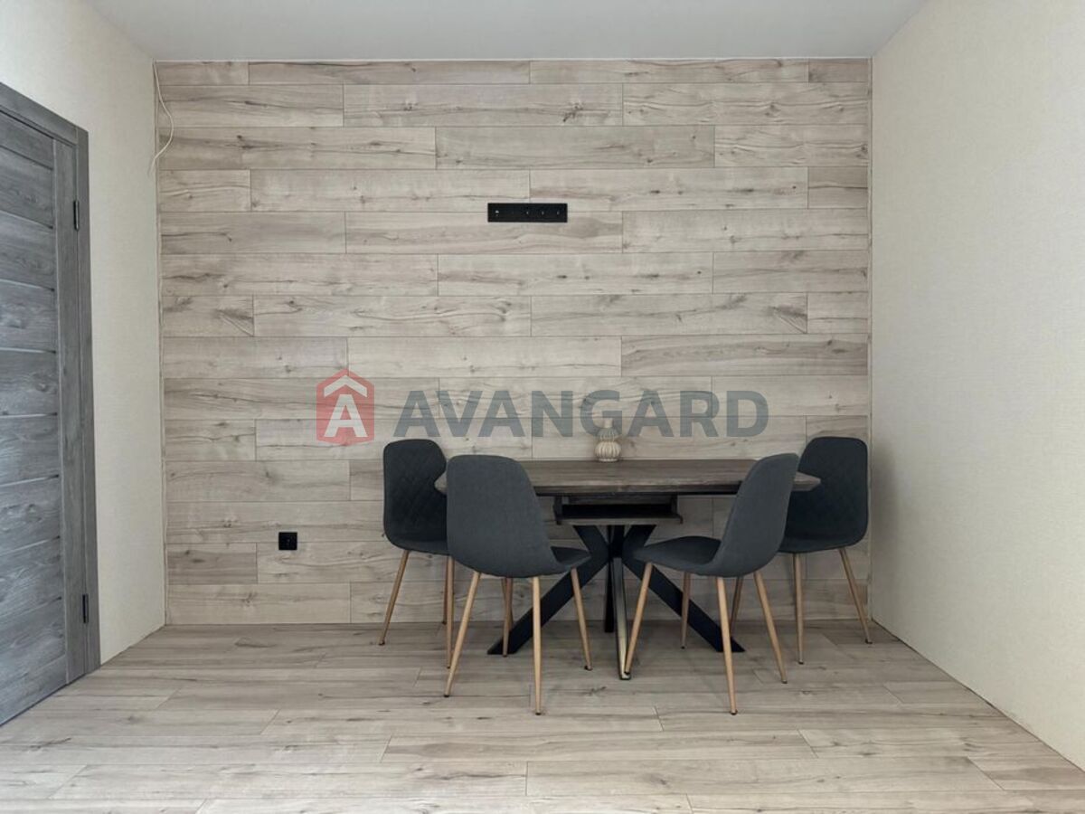 3 ��. ��������, 82/-/12 ��. �., 5/11 ������ ���� 4