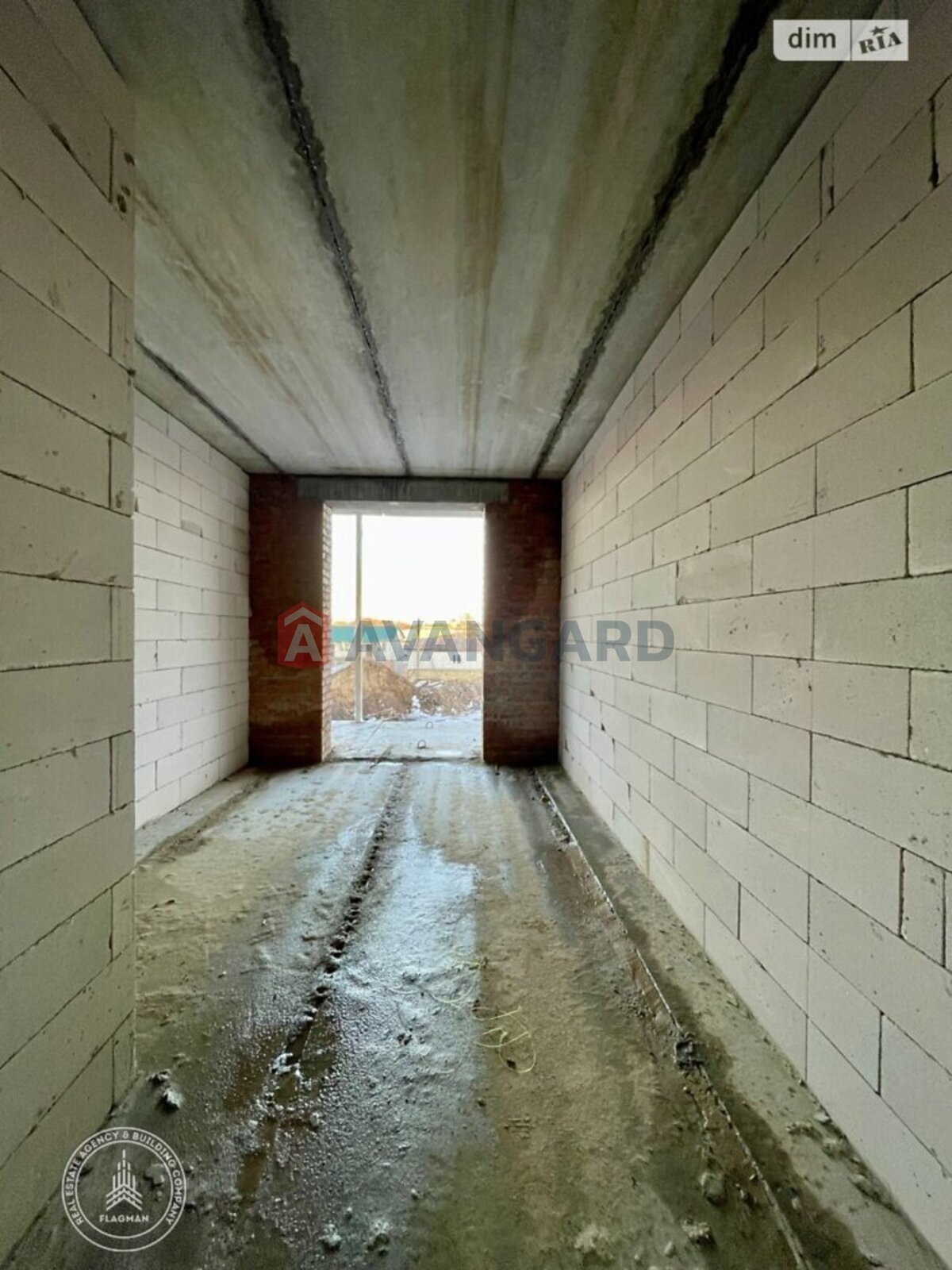 2 ��. ��������, 68/30/11 ��. �., 3/5 ������ ���� 10