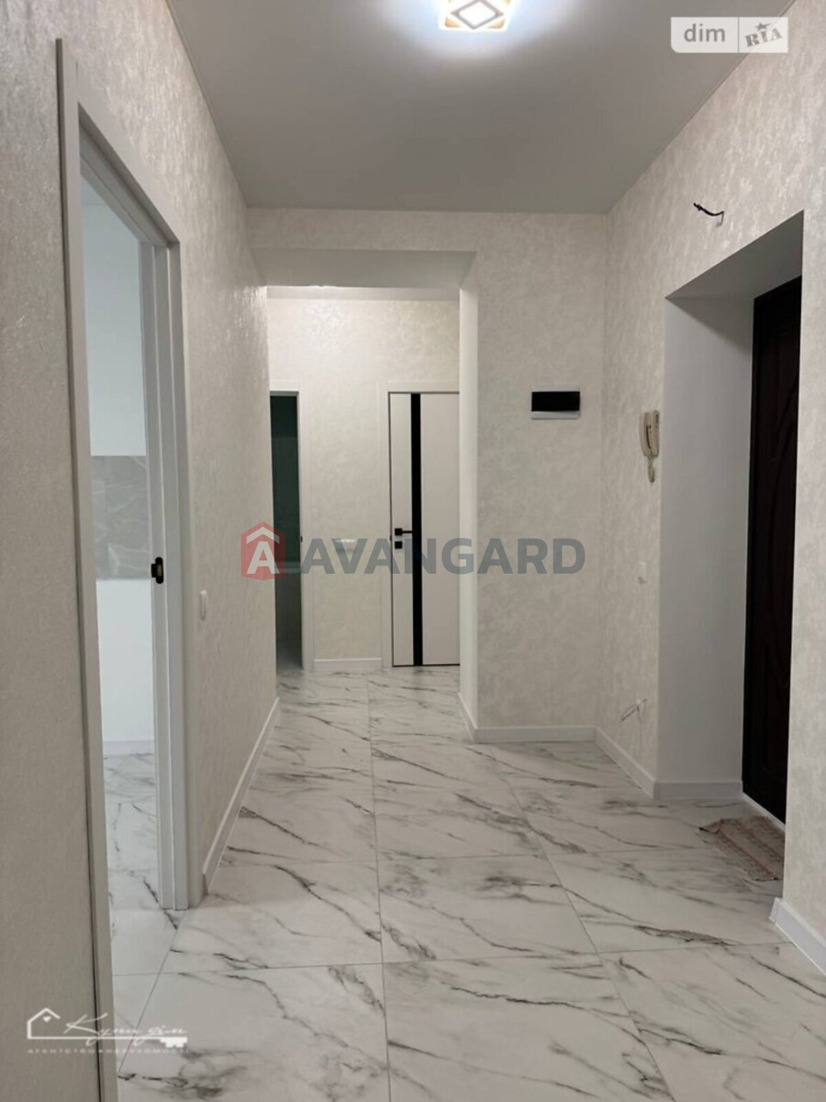 2 ��. ��������, 68/32/18 ��. �., 6/10 ������ ���� 4