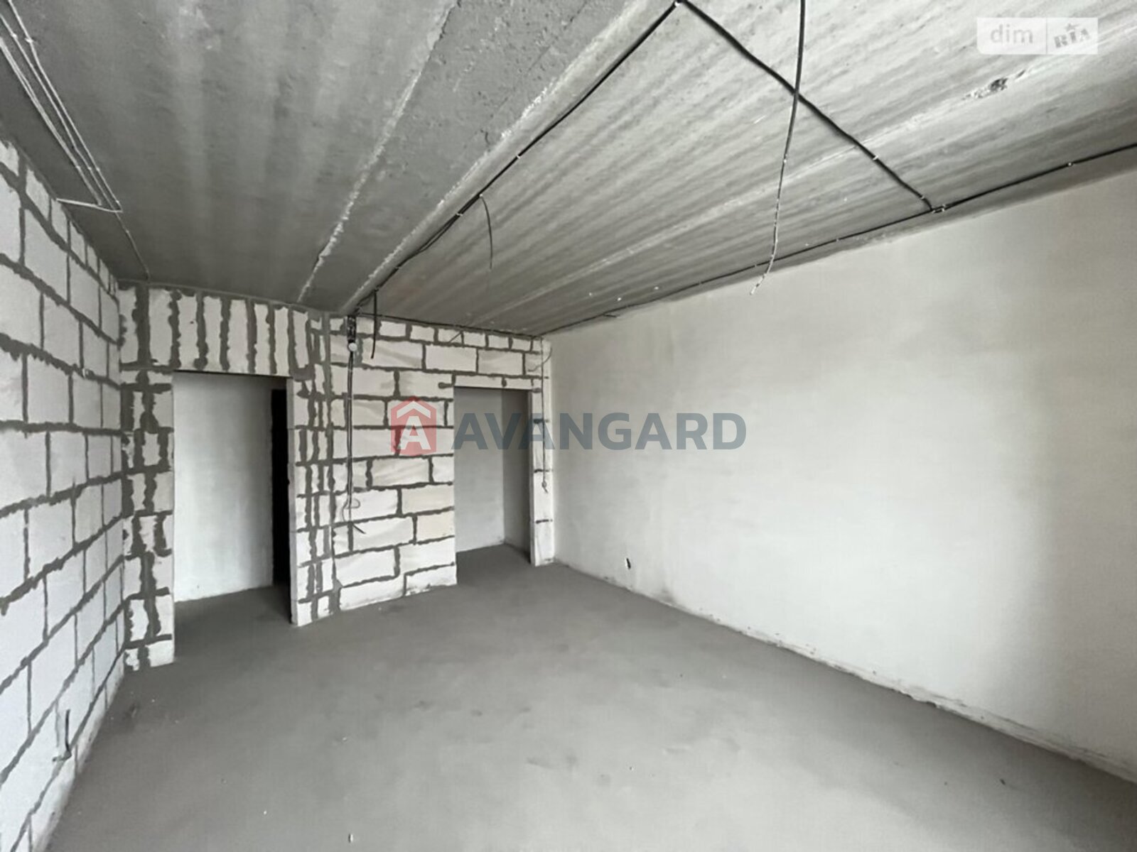 2 ��. ��������, 124/42/52 ��. �., 10/14 ������ ���� 15