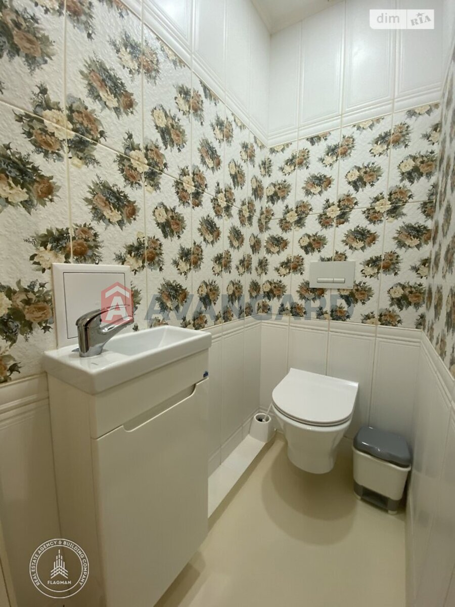 2 ��. ��������, 59/30/20 ��. �., 1/6 ������ ���� 8