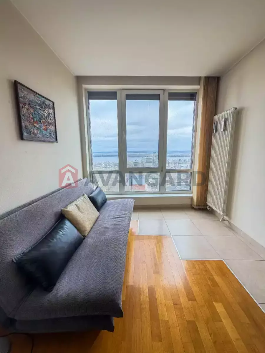 4 ��. ��������, 150/-/- ��. �., 8/14 ������ ���� 29