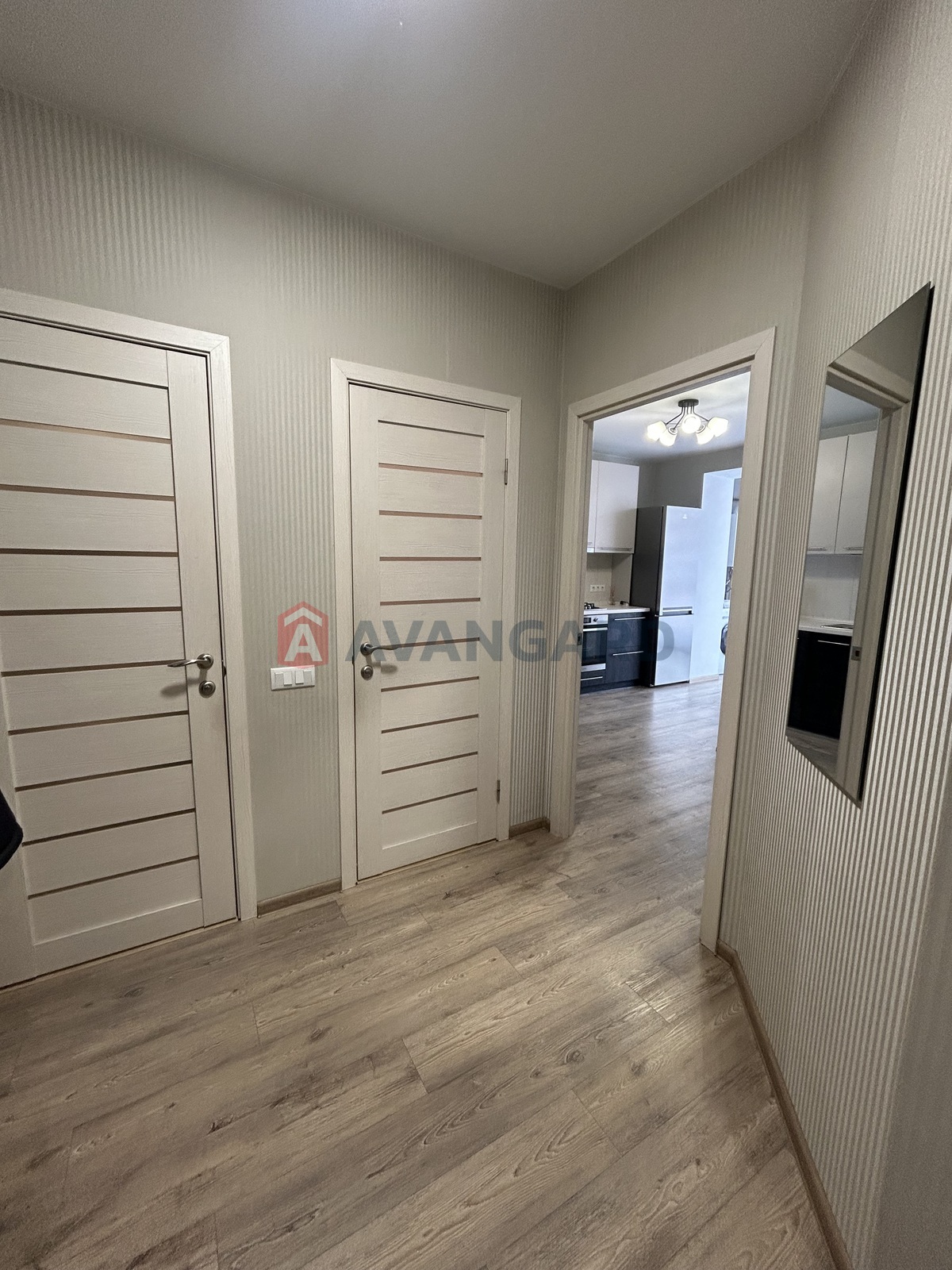 2 ��. ��������, 67,7/33,5/18,9 ��. �., 10/12 ������ ���� 14