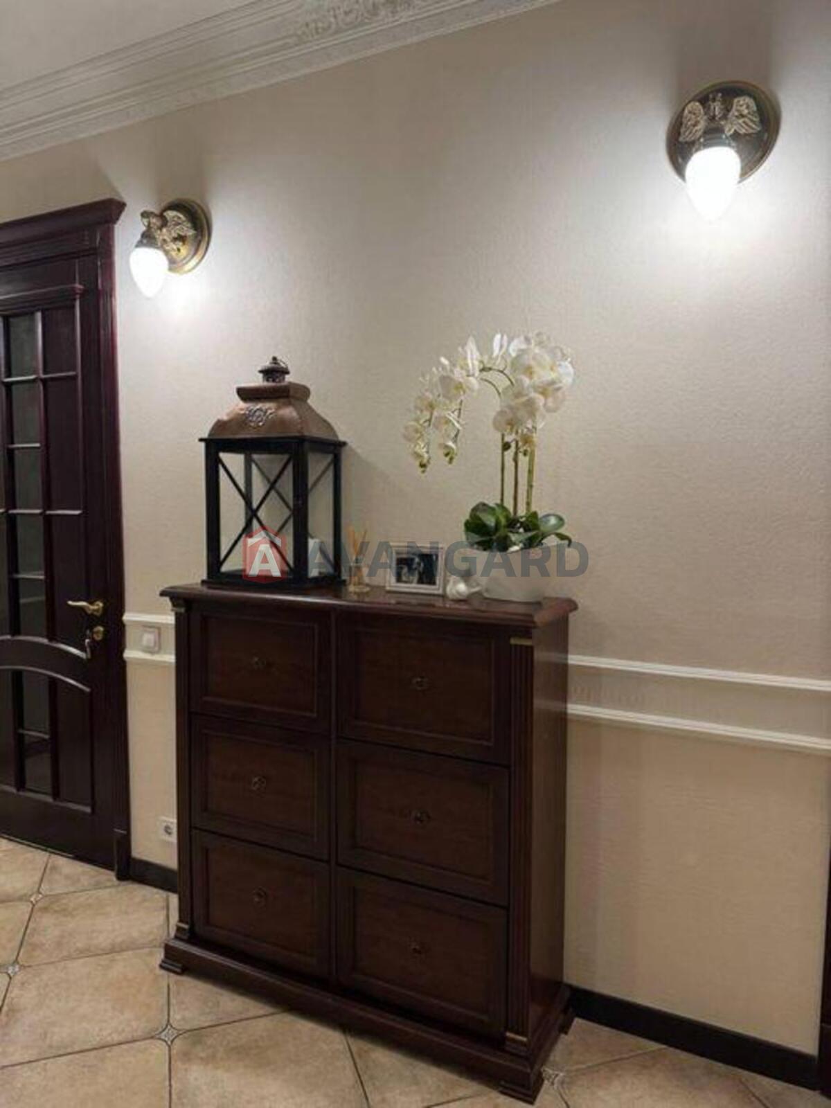 5 ��. ��������, 158/-/23 ��. �., 3/6 ������ ���� 21