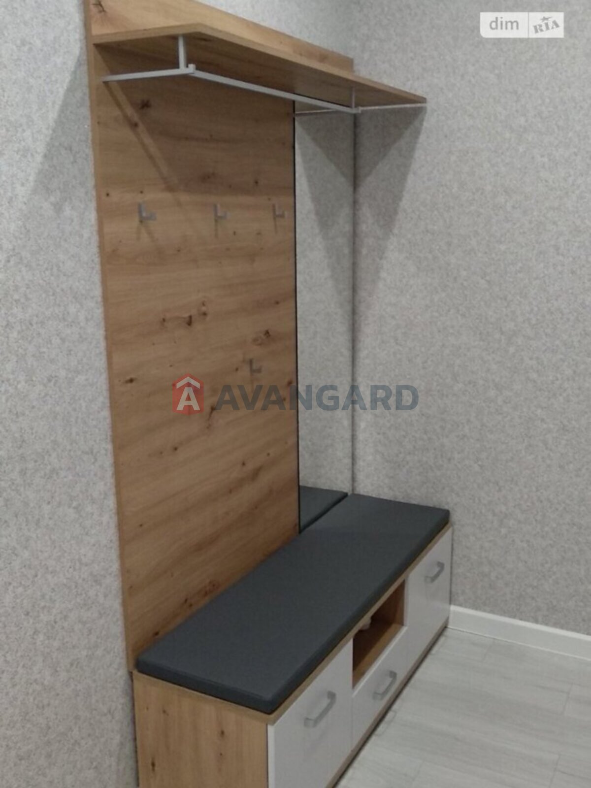 1 ��. ��������, 44/30/5 ��. �., 7/8 ������ ���� 3