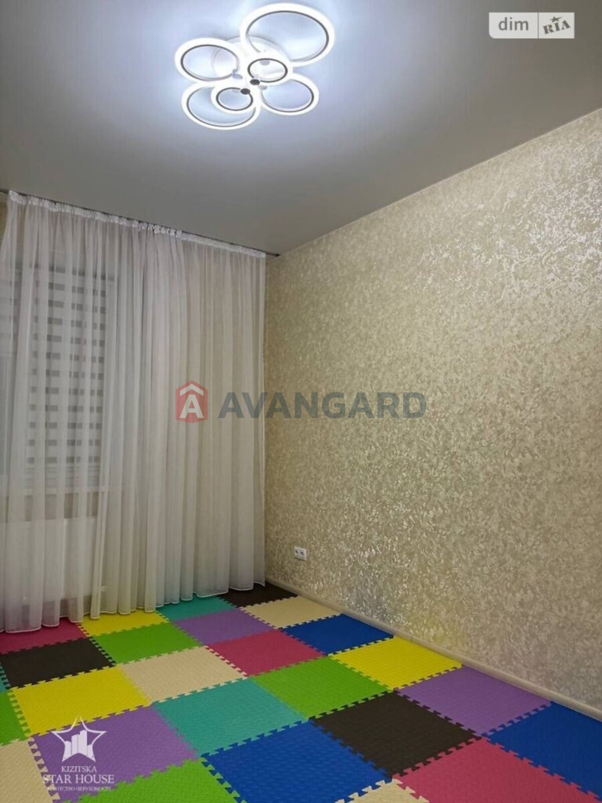 2 ��. ��������, 77/38/18 ��. �., 4/9 ������ ���� 3