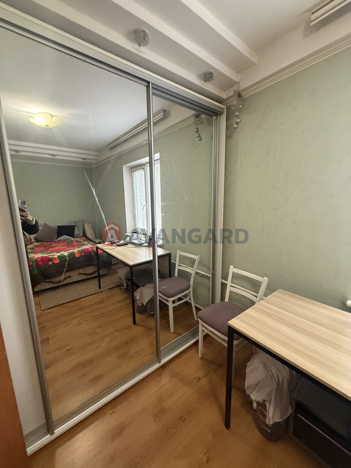 2 ��. ��������, 44/-/8 ��. �., 2/5 ������ ���� 5